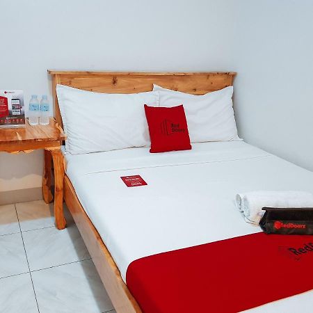 فندق Reddoorz Near Ramiro Community Hospital Totolan المظهر الخارجي الصورة