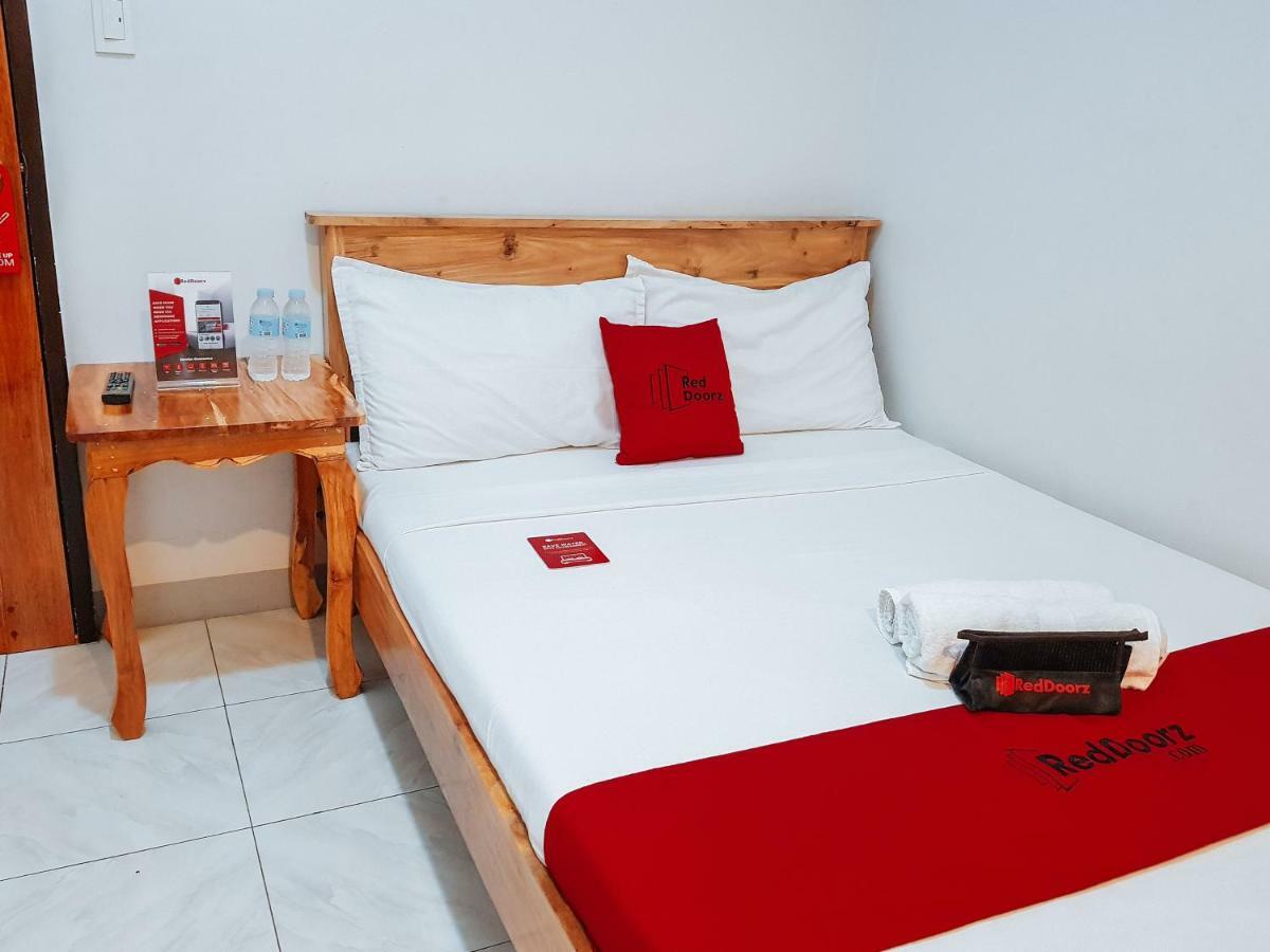 فندق Reddoorz Near Ramiro Community Hospital Totolan المظهر الخارجي الصورة