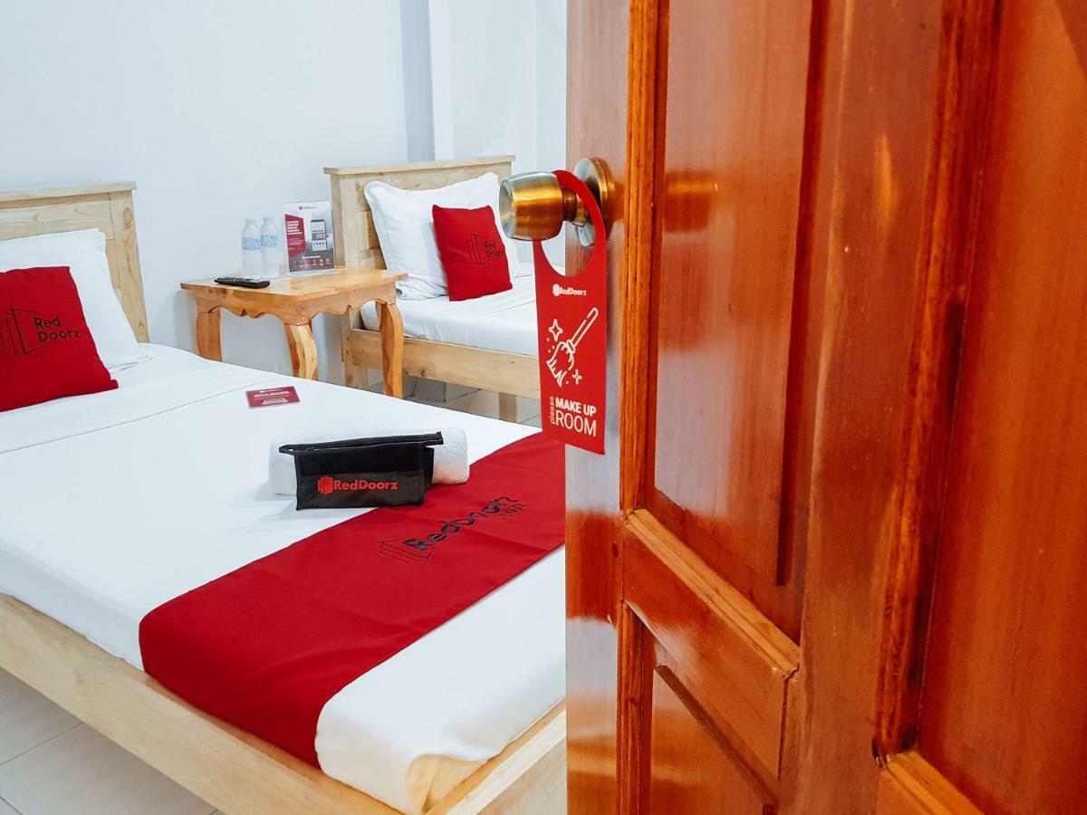 فندق Reddoorz Near Ramiro Community Hospital Totolan المظهر الخارجي الصورة
