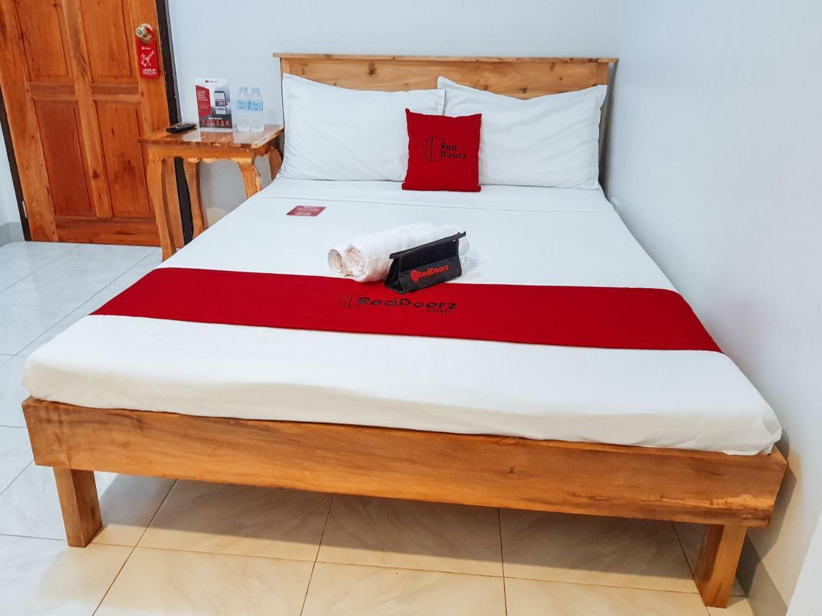 فندق Reddoorz Near Ramiro Community Hospital Totolan المظهر الخارجي الصورة