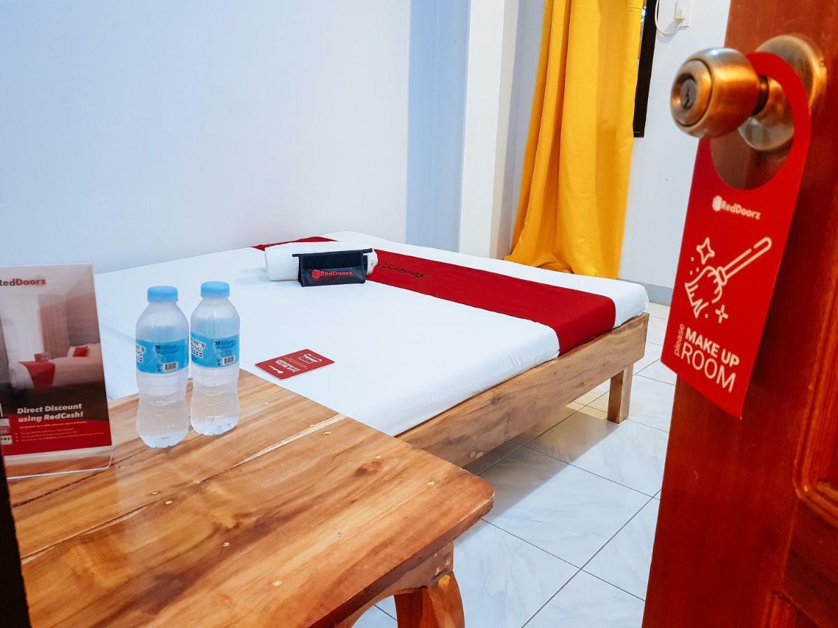 فندق Reddoorz Near Ramiro Community Hospital Totolan المظهر الخارجي الصورة