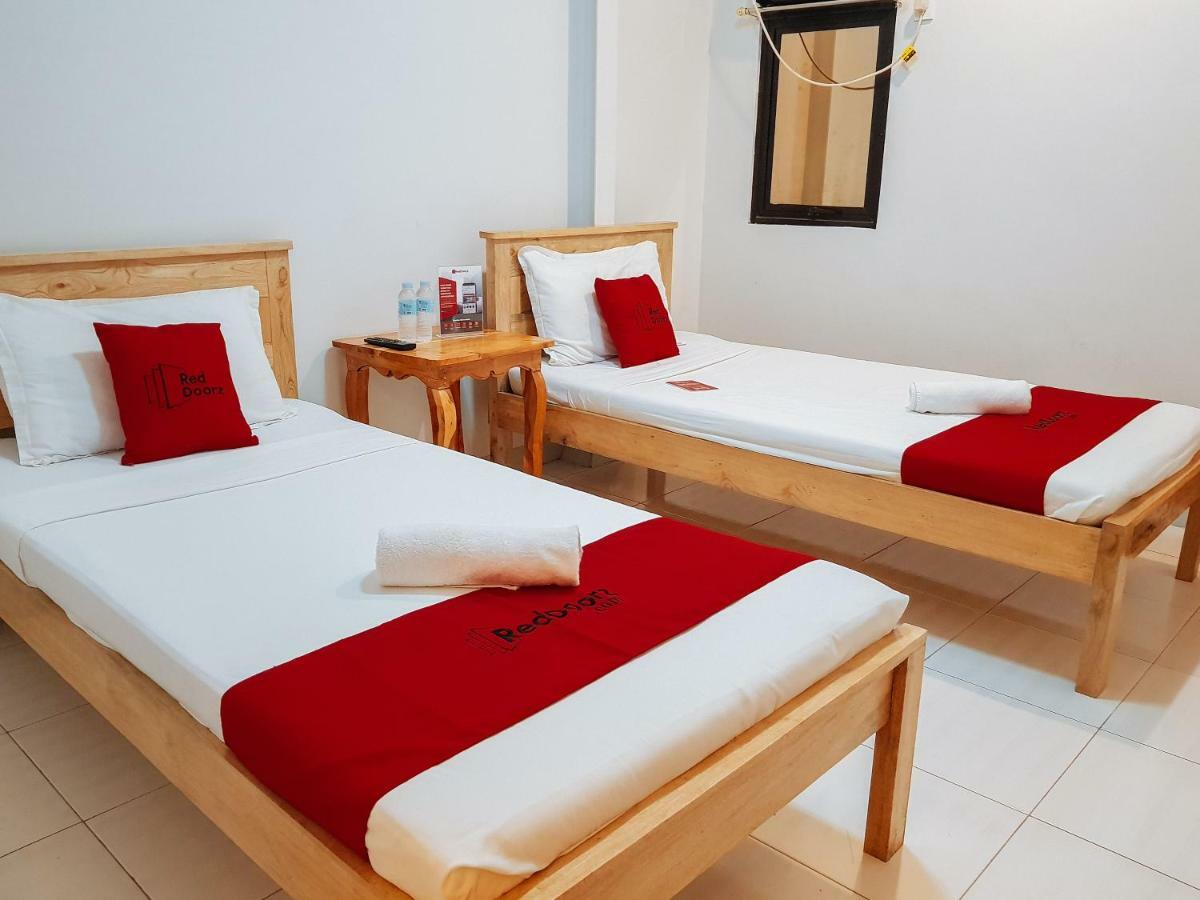 فندق Reddoorz Near Ramiro Community Hospital Totolan المظهر الخارجي الصورة