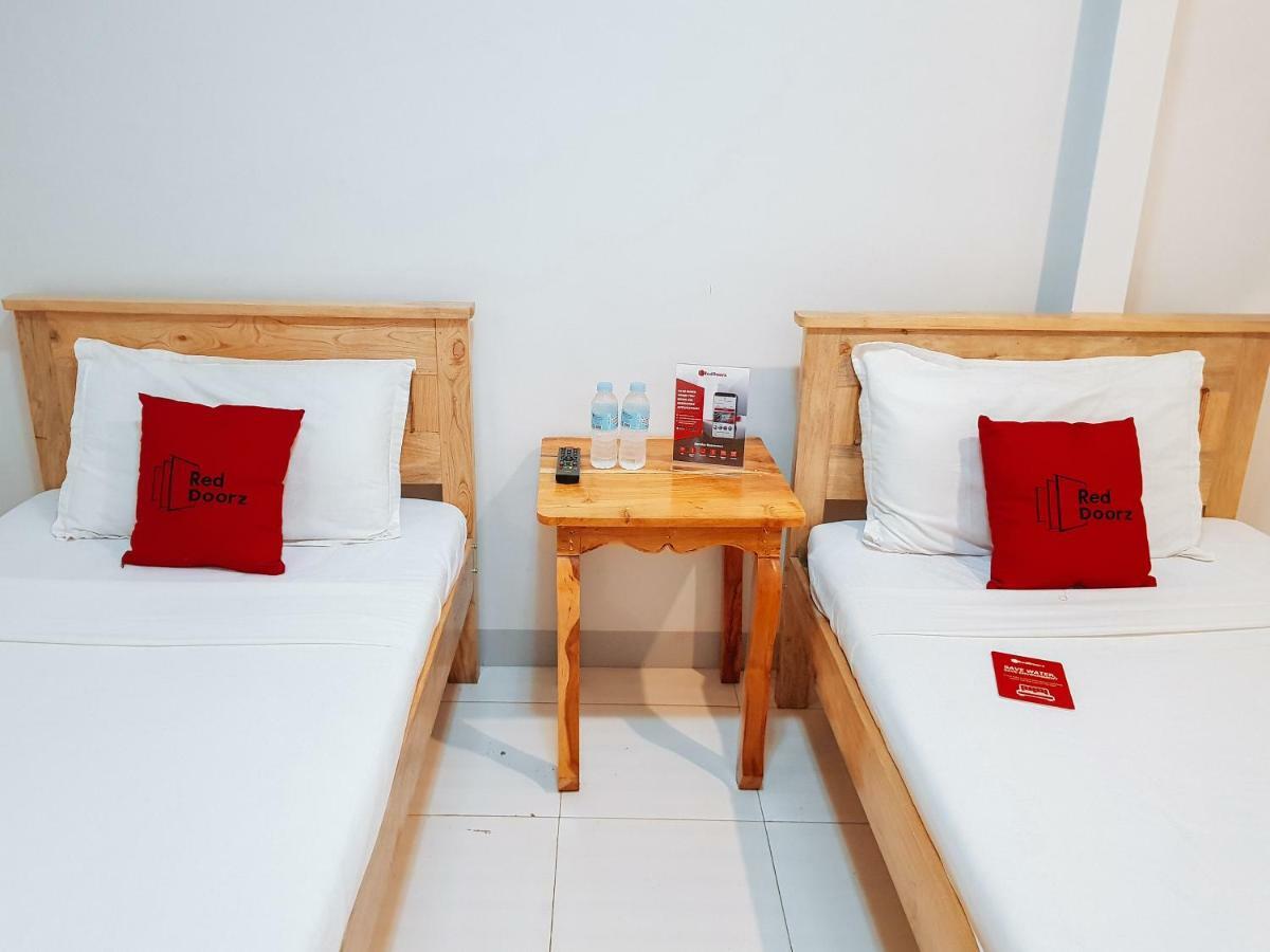 فندق Reddoorz Near Ramiro Community Hospital Totolan المظهر الخارجي الصورة