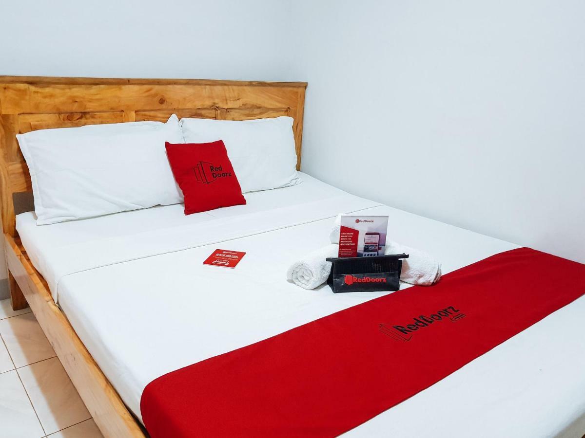 فندق Reddoorz Near Ramiro Community Hospital Totolan المظهر الخارجي الصورة