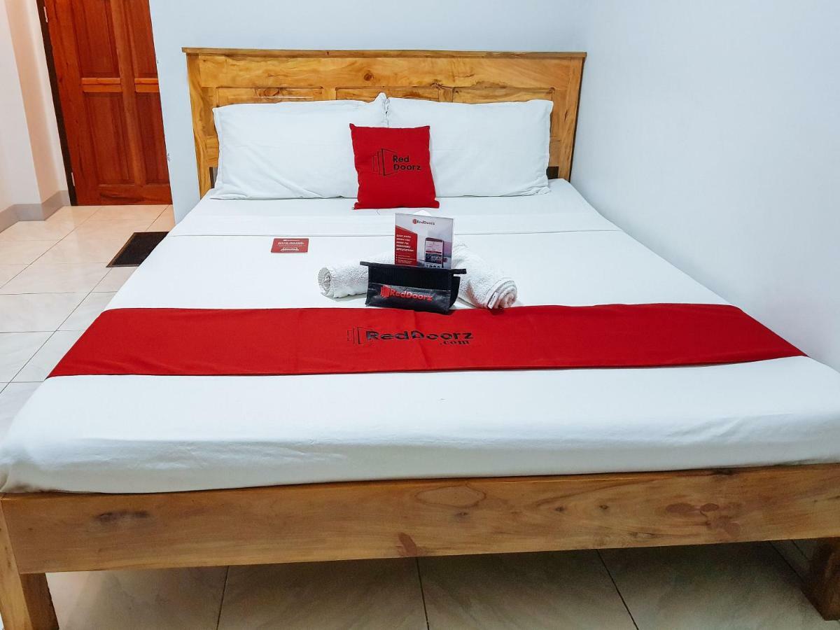 فندق Reddoorz Near Ramiro Community Hospital Totolan المظهر الخارجي الصورة