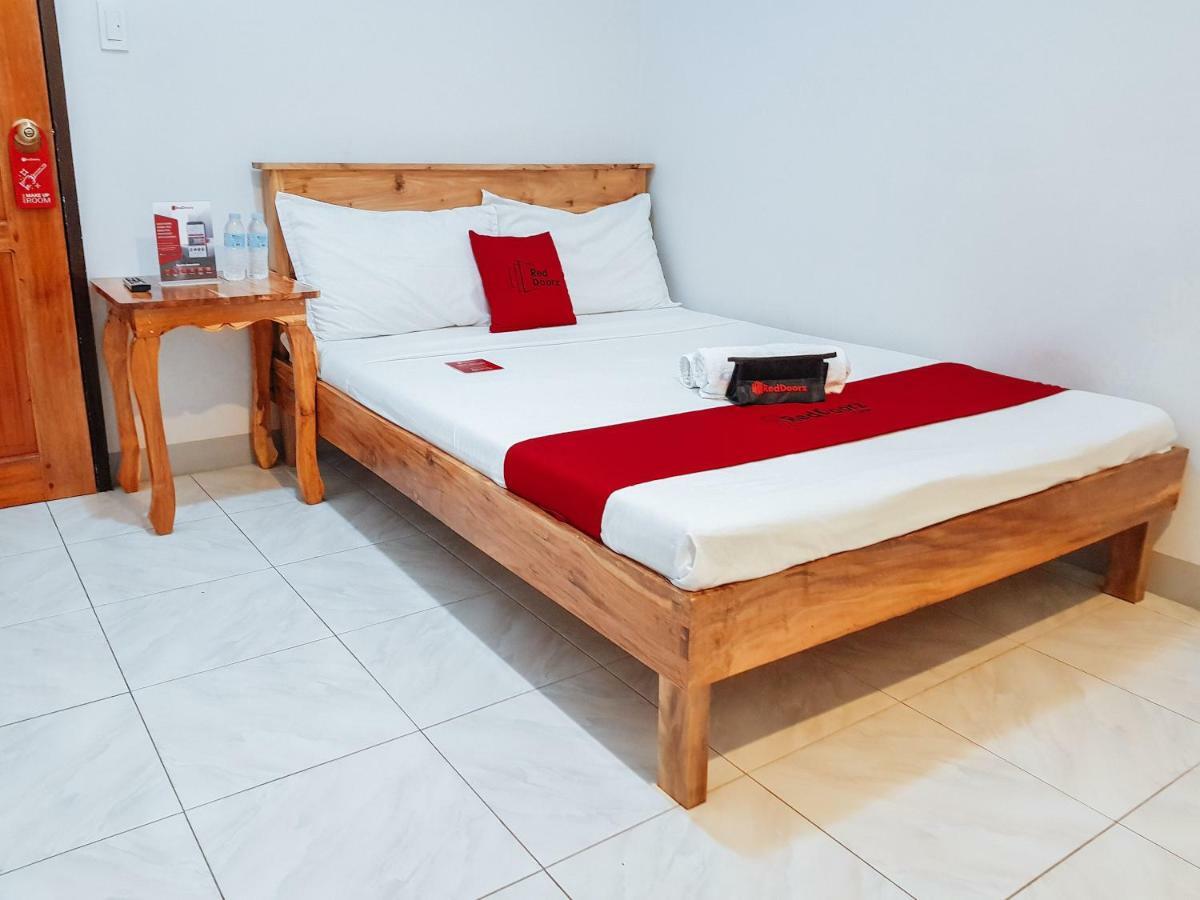 فندق Reddoorz Near Ramiro Community Hospital Totolan المظهر الخارجي الصورة