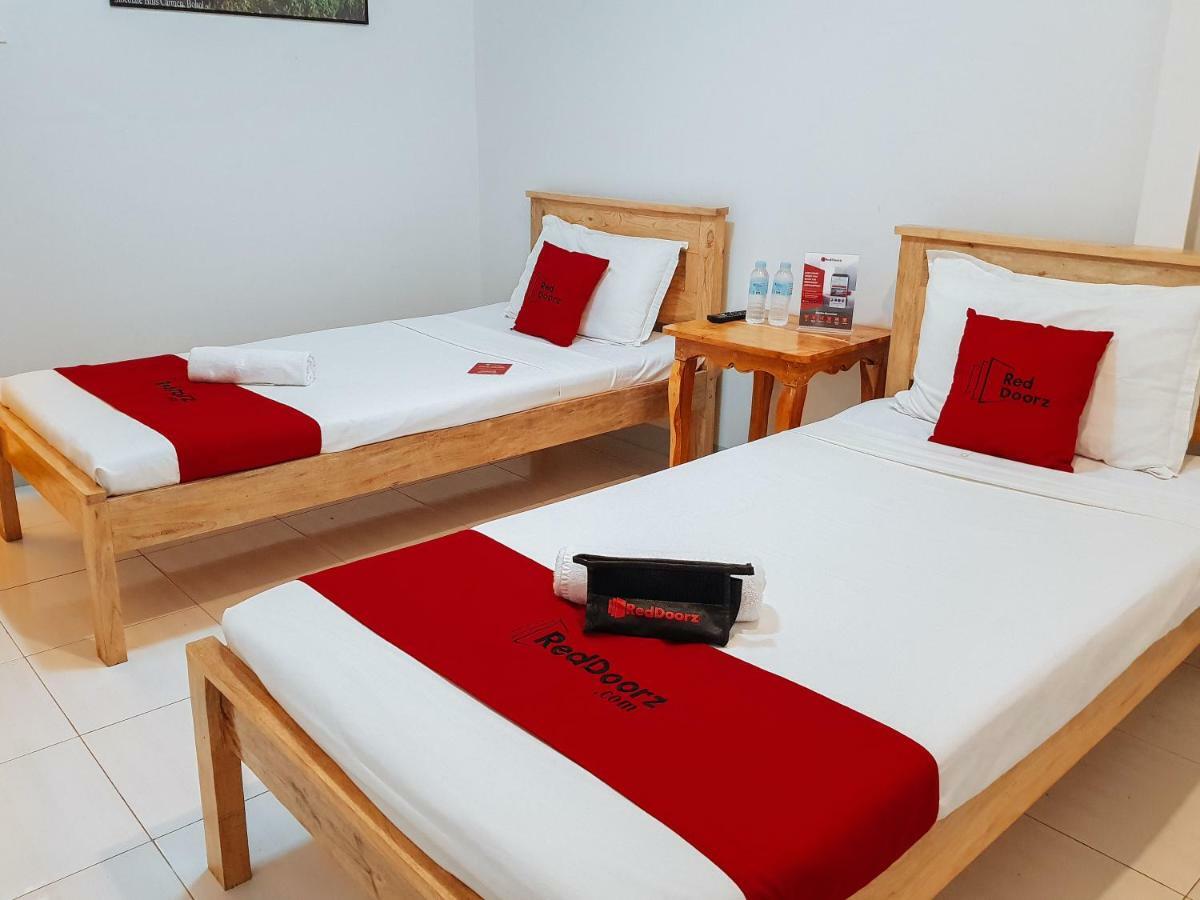 فندق Reddoorz Near Ramiro Community Hospital Totolan المظهر الخارجي الصورة
